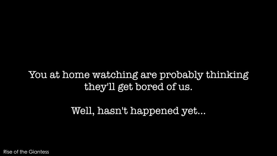 El ascenso de la gigante - Atrapada por dos GIANT Latinas (Porno fetiche)