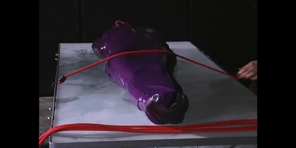 ¡El látex sumiso pagó por atar y vencer el músculo!