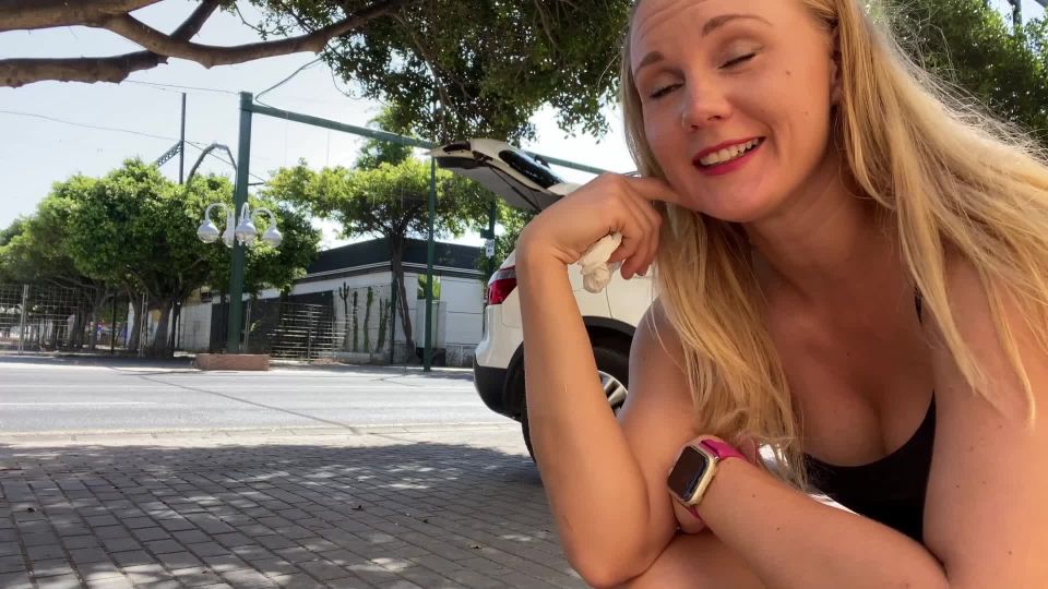 Ivy RosesIviroses jarro cayendo