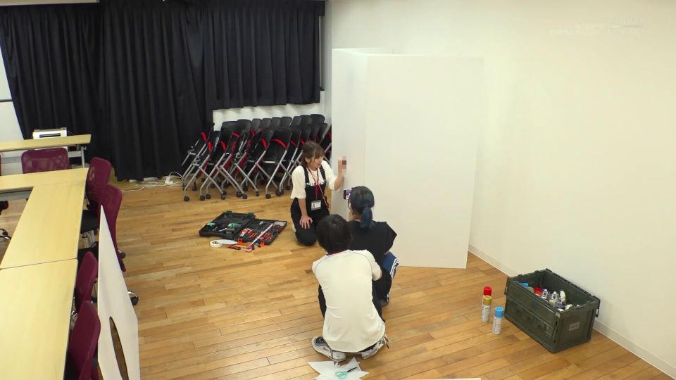 Even if it's not my job, if a colleague is in trouble I'll help them out. Production department art team, 2nd year mid-career Kitamura Kaito I was able to film a sex scene ⋆.