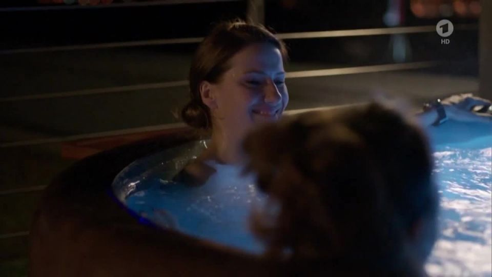 Meike Droste, Bettina Lamprecht – Frau Temme sucht das Gluck s01e05 (2017) HD 720p - (Celebrity porn)