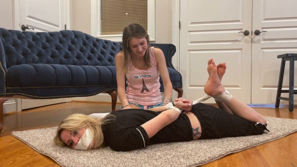 AtadaTales - Juego de cosquillas 4.