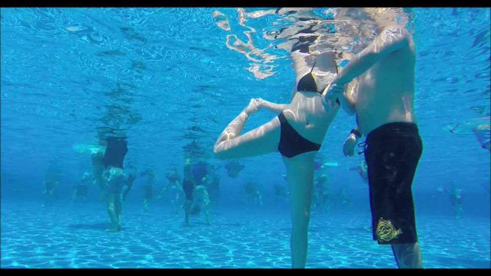 Porno en línea Voyeur – Seguimiento de trajes de baño submarinos – YMUW-1120