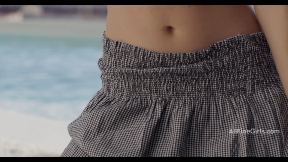 Solo 6958 A Belleza En La Playa  amateur porno  masturbación porno ruso amateur tubo