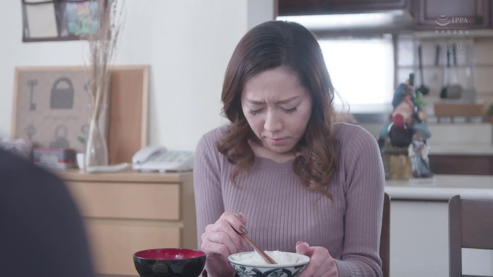 Kisaki Suzuka ROE-065 One Week After Leaving Home. A Mother Who Was Squid By Her Sons Friend Who Had Sexual Desire. - Mature Woman