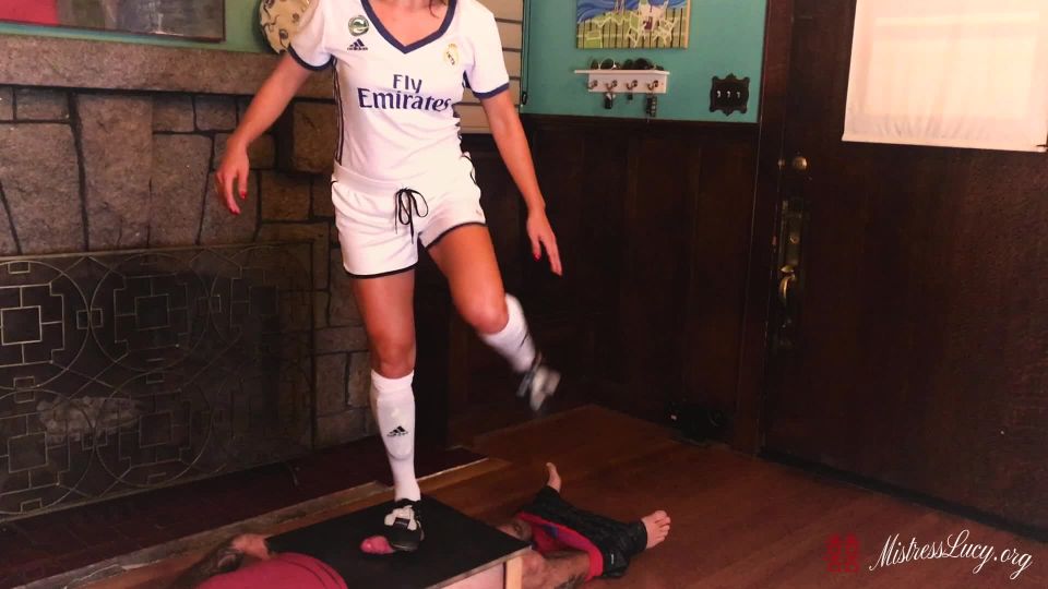 Señora Lucy Khan - Futbol Cleat polla de la caída - ManyVids