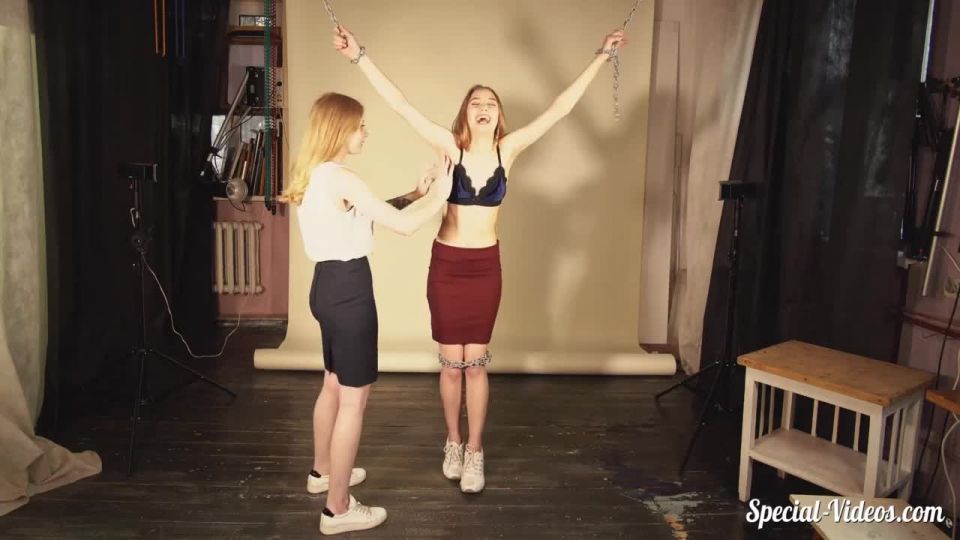 Tickle teen girl's armpits(Fetish porn)