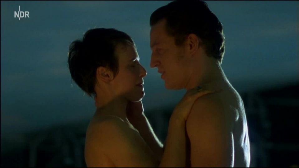 Manja Doering - Großstadtrevier s19e12 (2005) HD 720p - (Celebrity porn)