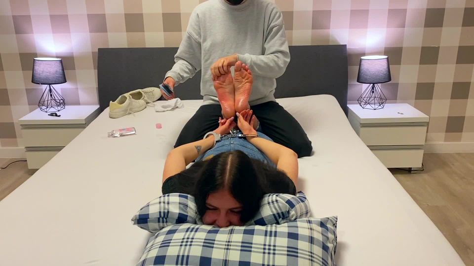 video online 18 Tickling Videos - cosquilleo pies - fetiche porno hipno fetiche