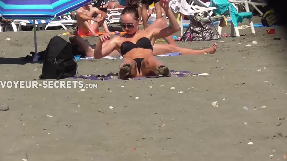 ¡Innegablemente la chica más caliente de la playa hoy Voyeur!