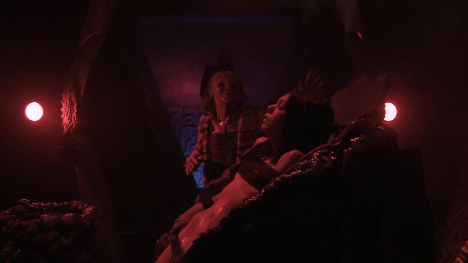 Emily Booth – Evil Aliens (2005) HD 1080p!!!