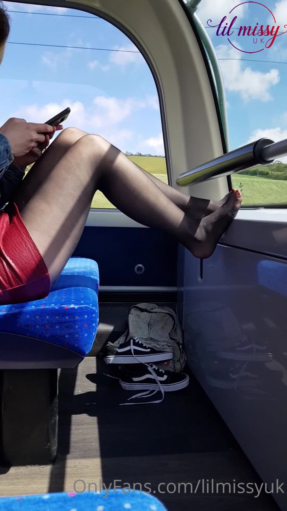 Lil Missy UK () Lilmissyuk - i wonder if anyone else on the bus caught a glimpse of me removing my shoes and socks and 15-08-2021