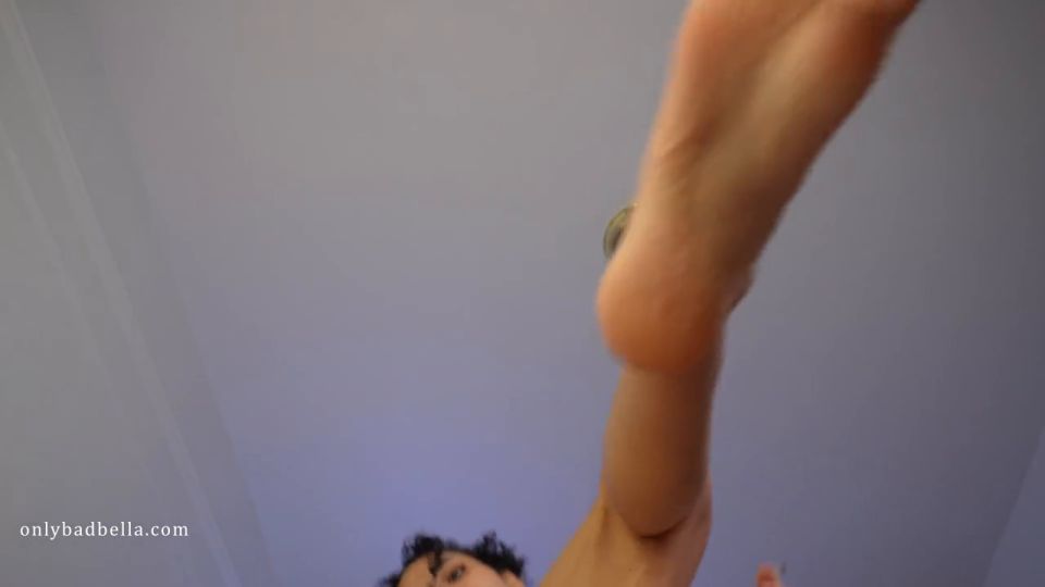 Bad Bella Eat My Ash Lick My Feet (Feet porn)