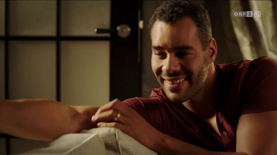 Angelika Niedetzky, Lisa Maria Potthoff - Bier Royal e01 (2019) HD 720p - (Celebrity porn)