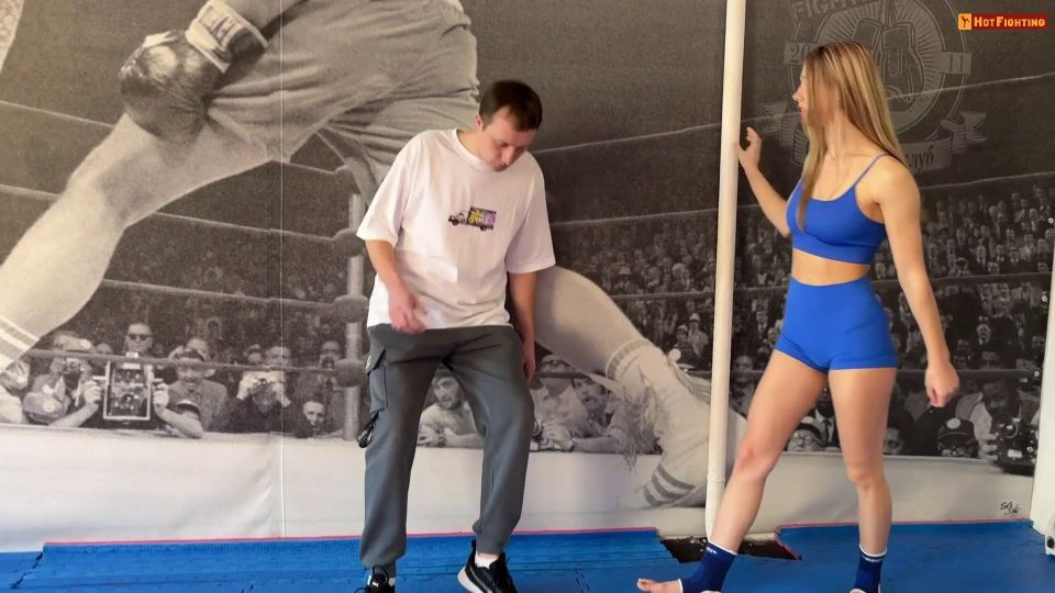  Kicking  Kicking  Mixfights - Alices Training Assistant 