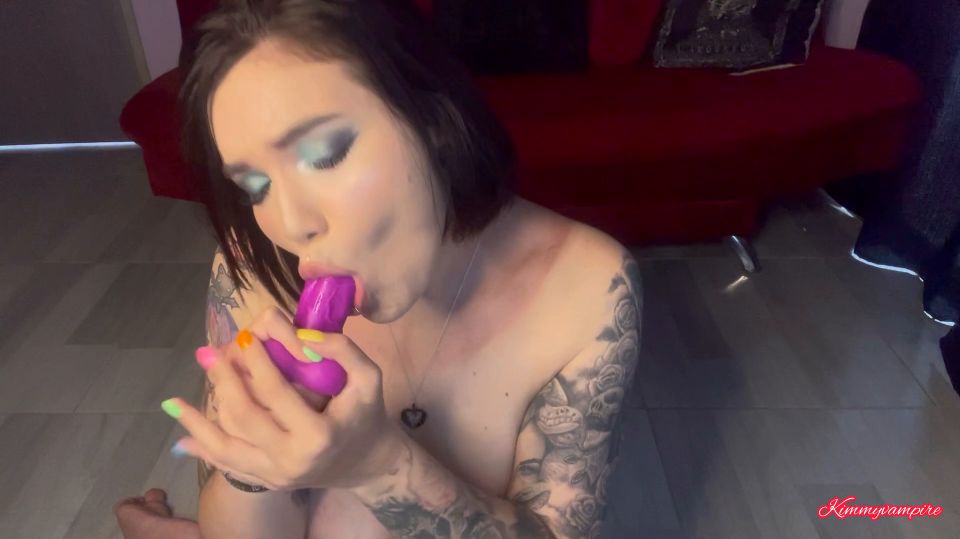 KimmyVampiro - Escupe de garganta profunda desordenada