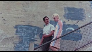 Centrespread (1981)!!!