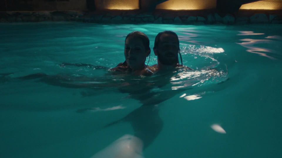 Ari Graynor - Estoy muriendo aquí s02e03 (2018) HD 1080p!!!