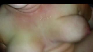 690446 Chubby esposa verdadero trío casero.