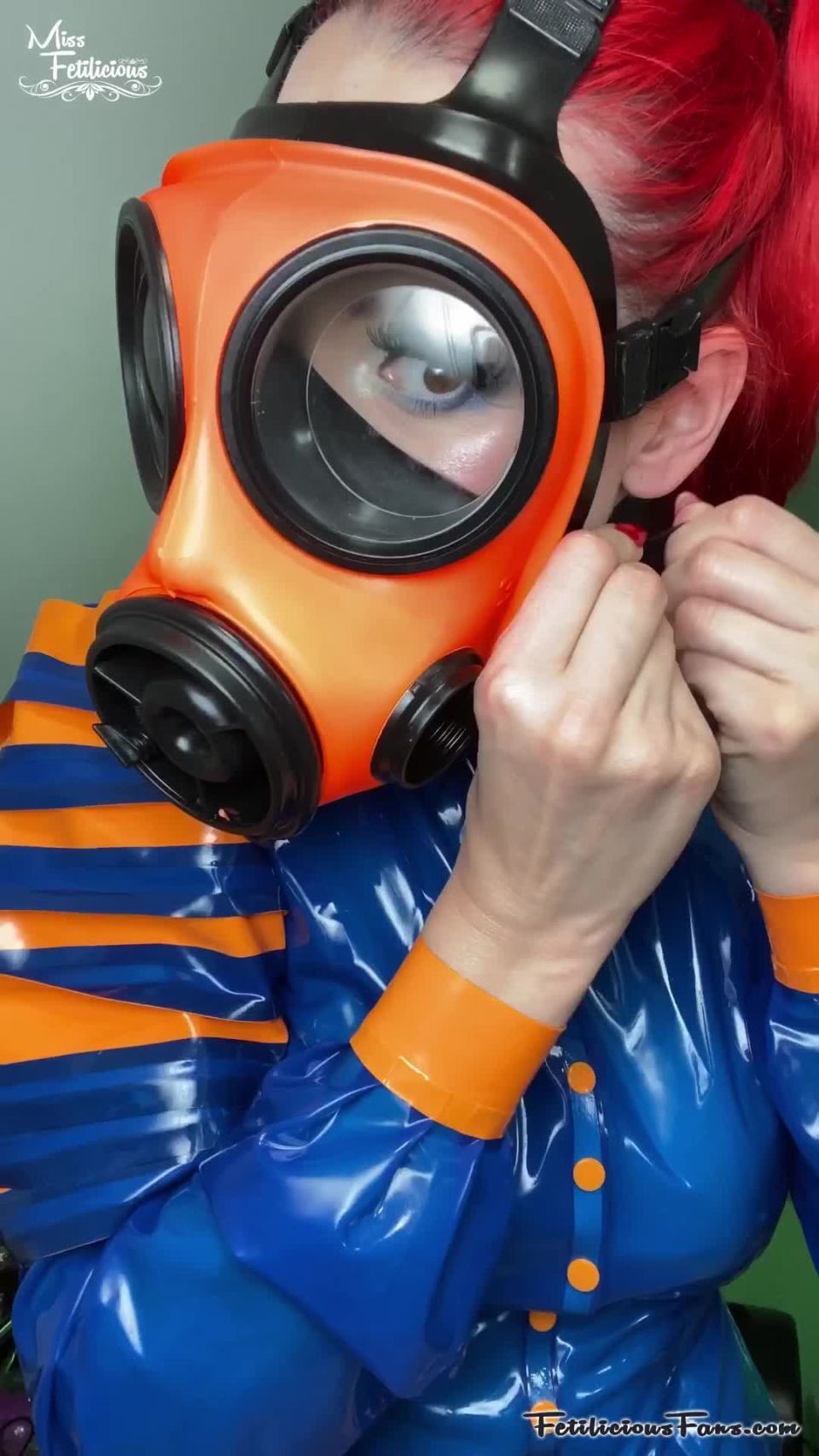 FetiliciousFans SiteRipPt 2Trying New Gas Masks