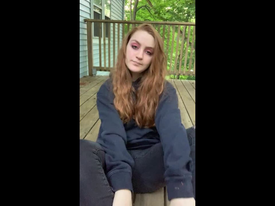 celestialtootsies no puede tomar nada hasta mañana así que pensé en pies porno