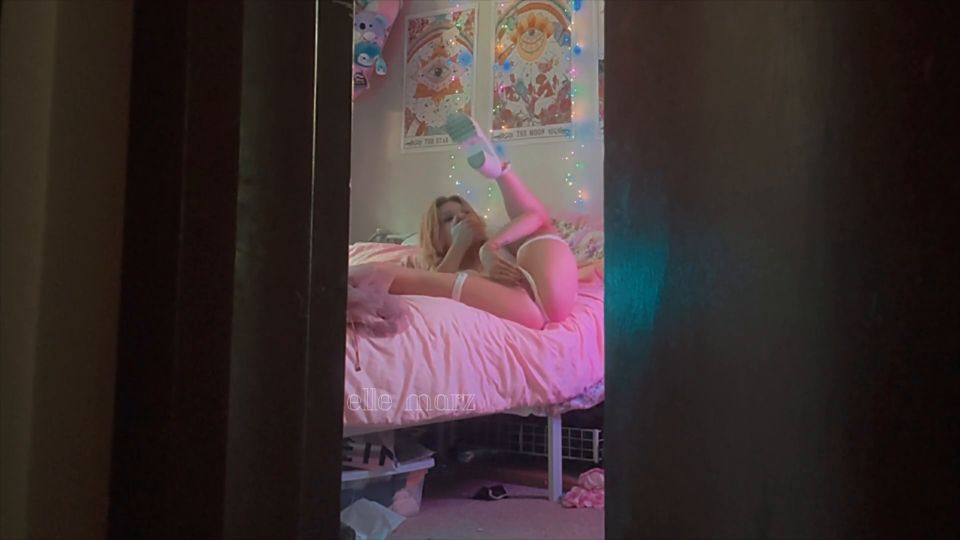 Elle Marz Elle Marz - Engañar a la esposa se corre pensando en otro hombre