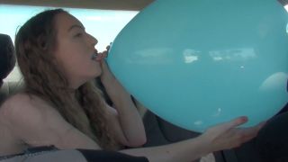 Custom Fetish - Ana s Car Blow to P - Fetish
