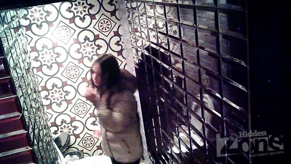 Porno en línea Voyeur – Una chica con un 1166 elegante