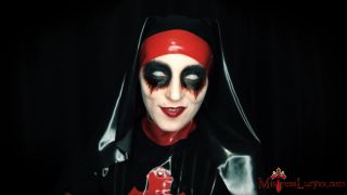 video online 43 SeñoraLucyXX Una monja poseída, fetiche de lápiz labial en femdom porno