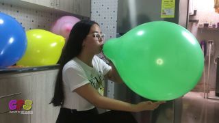 Custom Fetish - Kym G Attempts Blow Pops in the Kitchen - Fetish