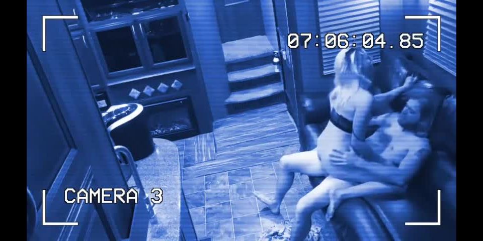 Esposos seguridad de la grabación captura esposa joven engañando - MILF