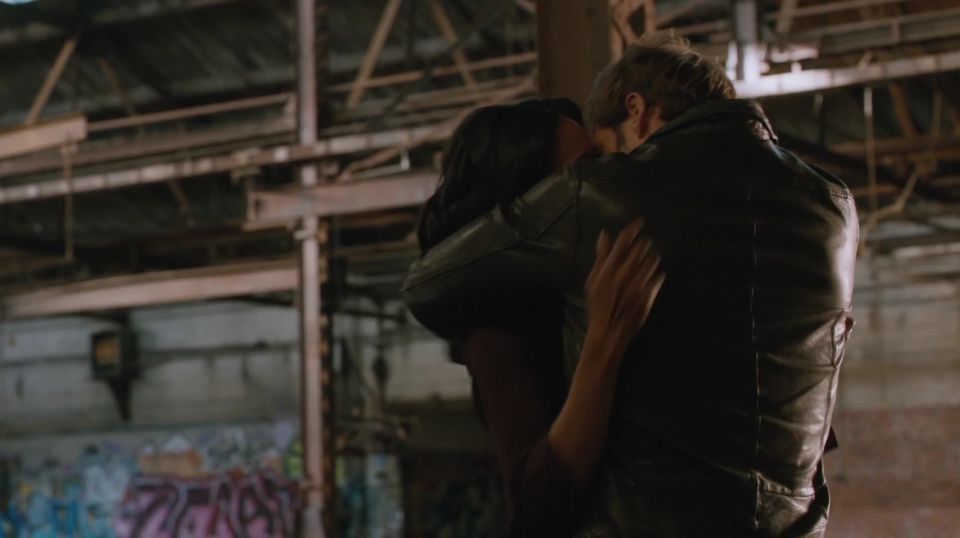 Sharon Leal – Adictos (2014) HD 1080p!!!