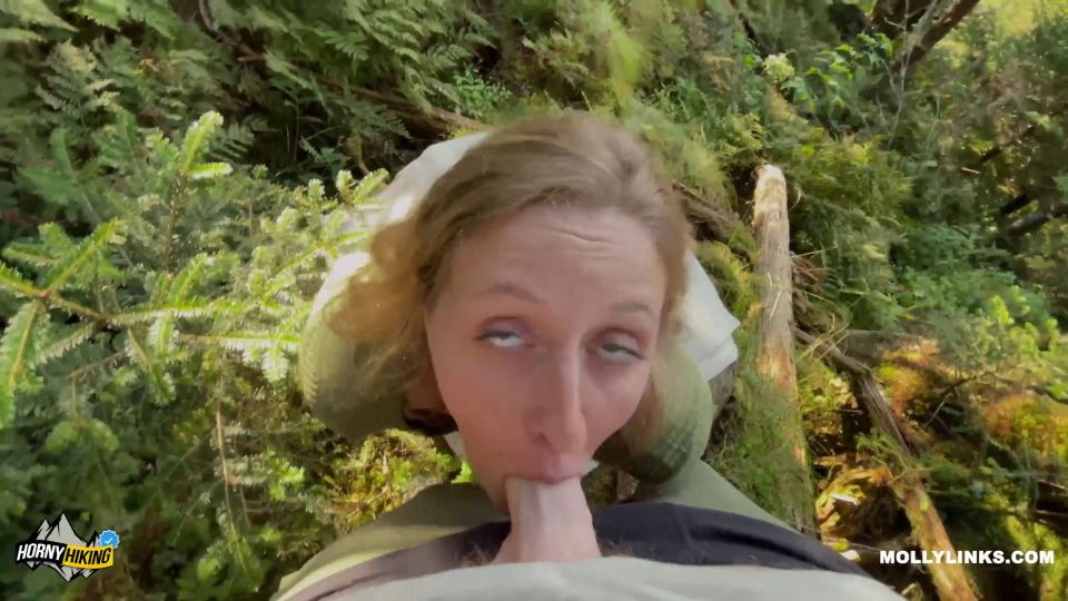 Molly píldoras - Grandes tetas se hace el semen Coño en la montaña de hongos - Pov 4k - público