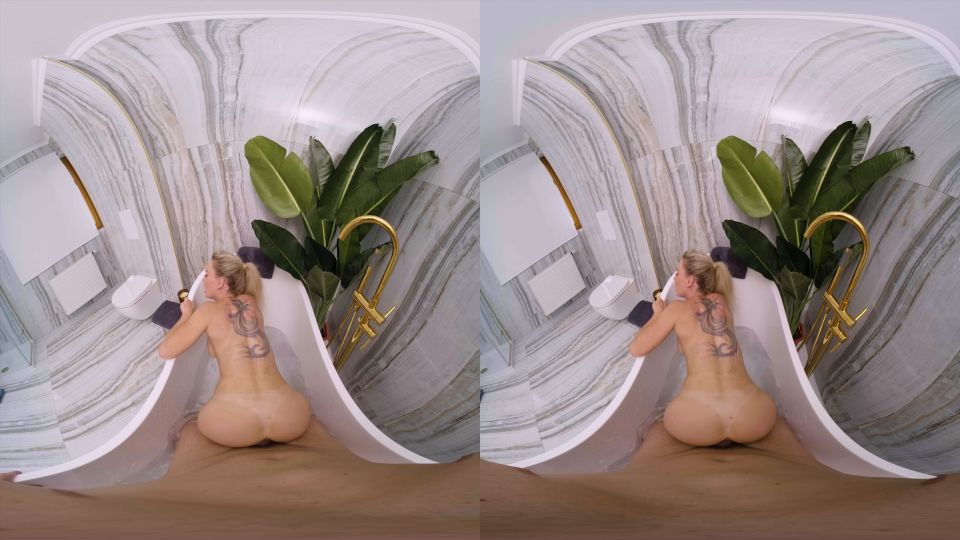 Video Isabelle Deltore  Bath After The Workout 1080p FullHD