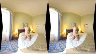 Sexy Mistress Jessie in Lingerie and High Heels (Amateur porn)