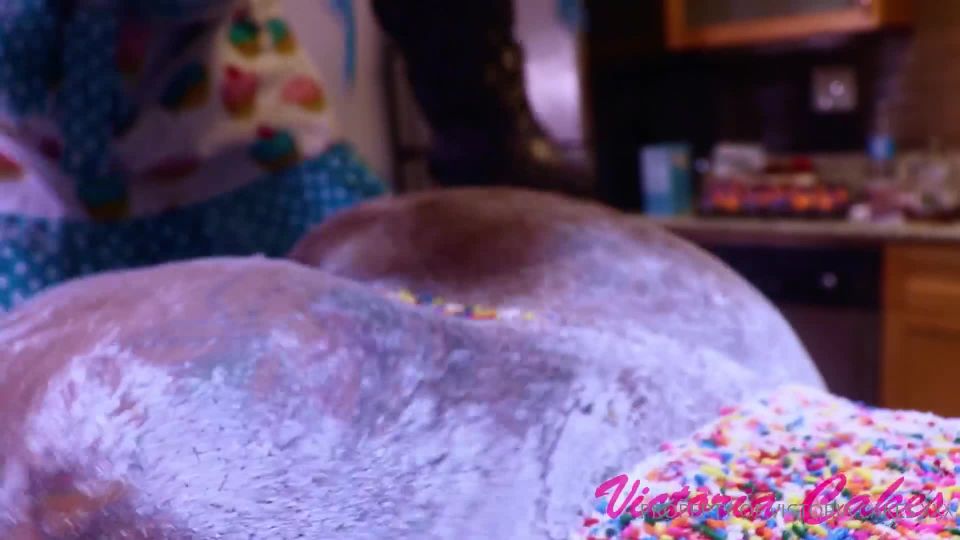 Victoriacakes - bake me frost me eat my cakes exclusive premier 15-12-2020