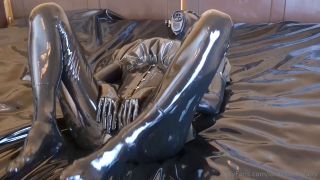 Latexlominglady - me vestí en uno de mis ca...