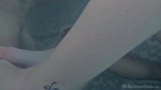 Chaturbate – MySweetApple - pies bajo el agua en un jacuzzi - HD - (Webcam)