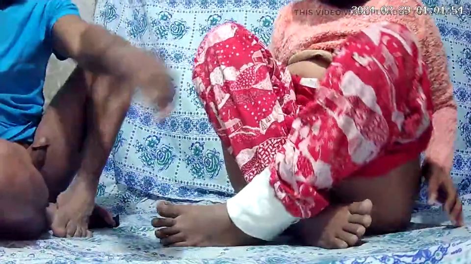 Pareja joven profesor indio y estudiante sexo en el aula