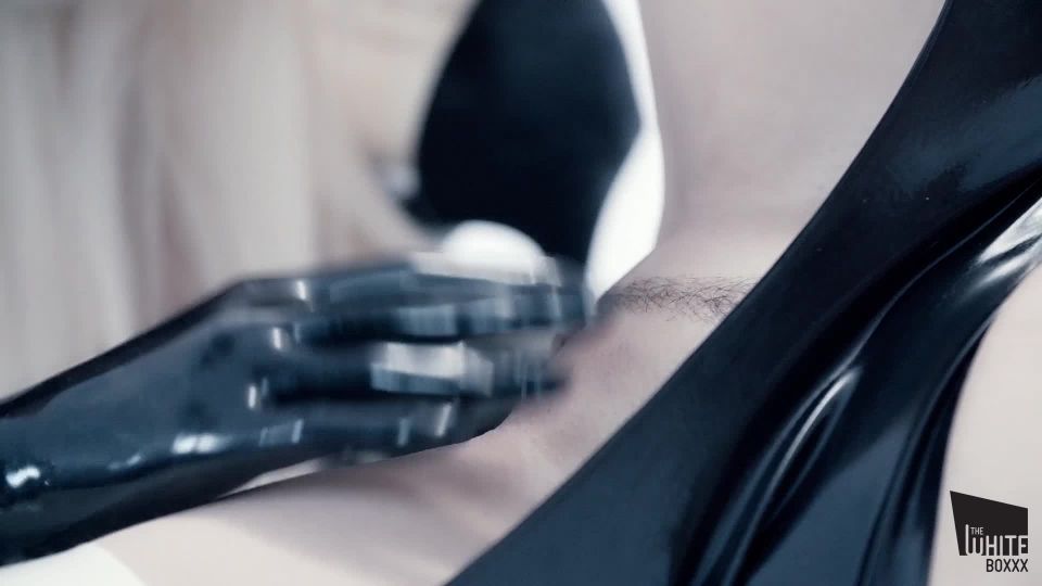 video para adultos 11 Lena Love, Candice Luca. Sexo artístico erótico con glamurosas lesbianas europeas en látex [Full HD 1,58 GB]  látex  fetiche porno fetiche de cuello lesbiana