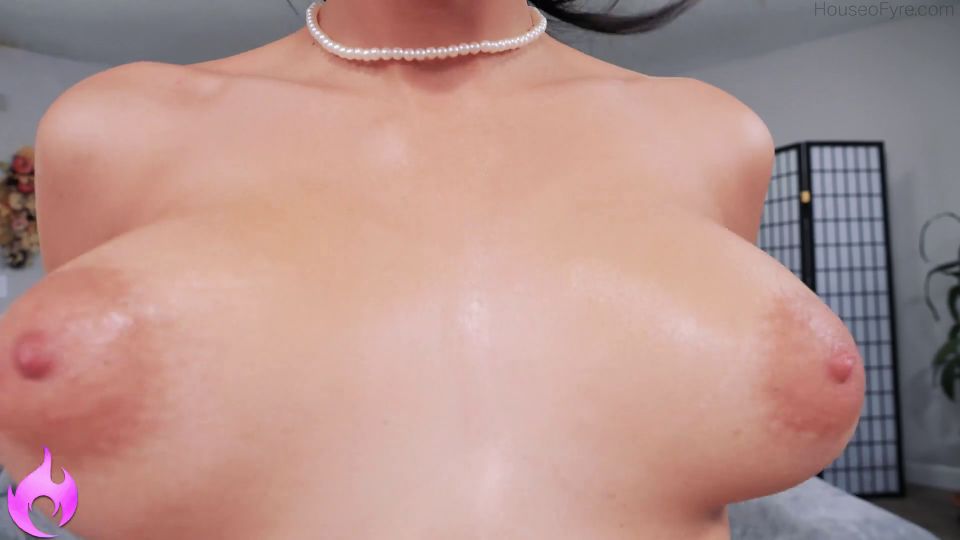 Roxie Sinner - Jugs for Wiener Hugs