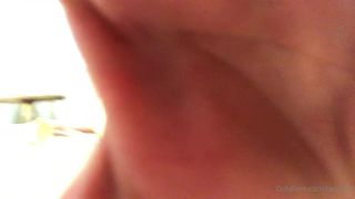 Caliente esposa Lucy - xxxlucylove () Xxxlucylove - semen y follarme rápidamente mientras mis maridos se masturban fuera de velocidad con mi súper varita 30-07-2020