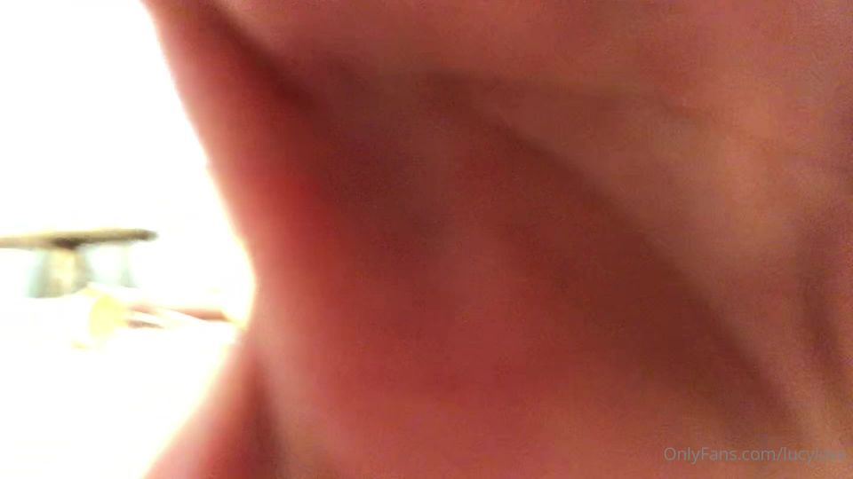 Caliente esposa Lucy - xxxlucylove () Xxxlucylove - semen y follarme rápidamente mientras mis maridos se masturban fuera de velocidad con mi súper varita 30-07-2020