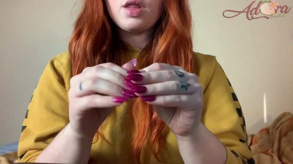 xxx video 39 Adora campana – Rosado brillante uñas y manos lotionadas en pov femdom desnudo