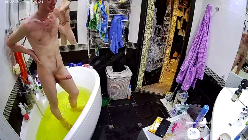 Alecia en bañera 2024-10-22 720P - Voyeur