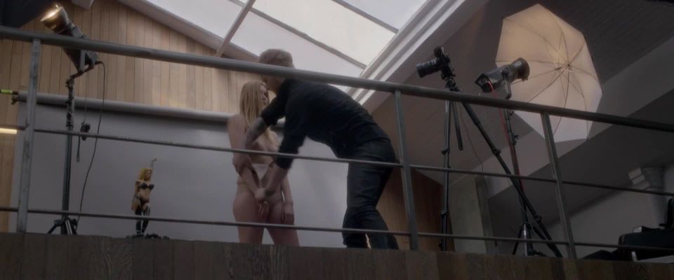 Alice Isaaz, Caroline Breton, etc – Elle (2016) HD 1080p - [Celebridad porno]