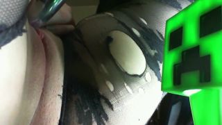 113044 Wanna be my creeper.