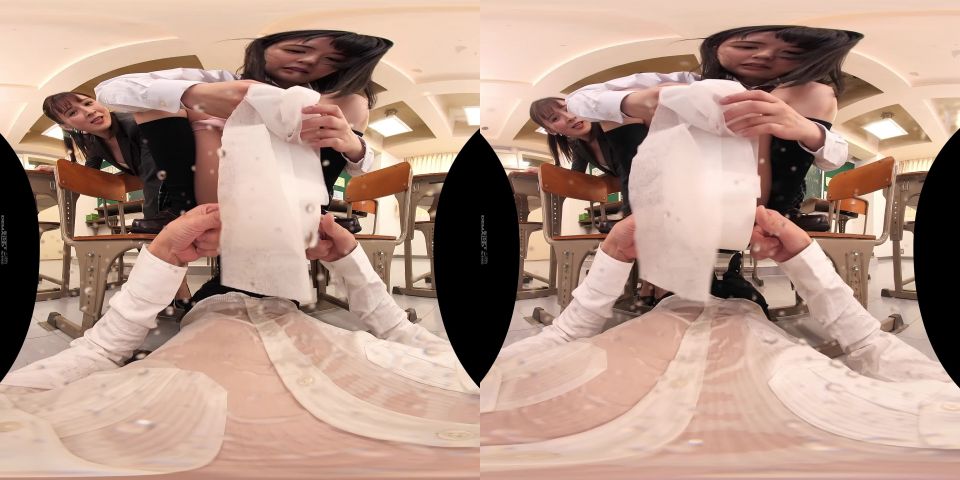 Konishi Marie, Fujinami Satori, Kaise Anju DSVR-443 【VR】 VR That Can Be A Girls School Toilet In A World Without A Toilet - JAV