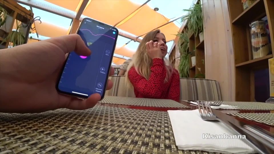 Devushka Poluchila Orgazm V Restorane Publichnoe Konchanie Lovense 1080p