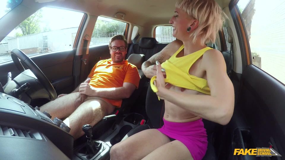 Petite German pussy gets creampied